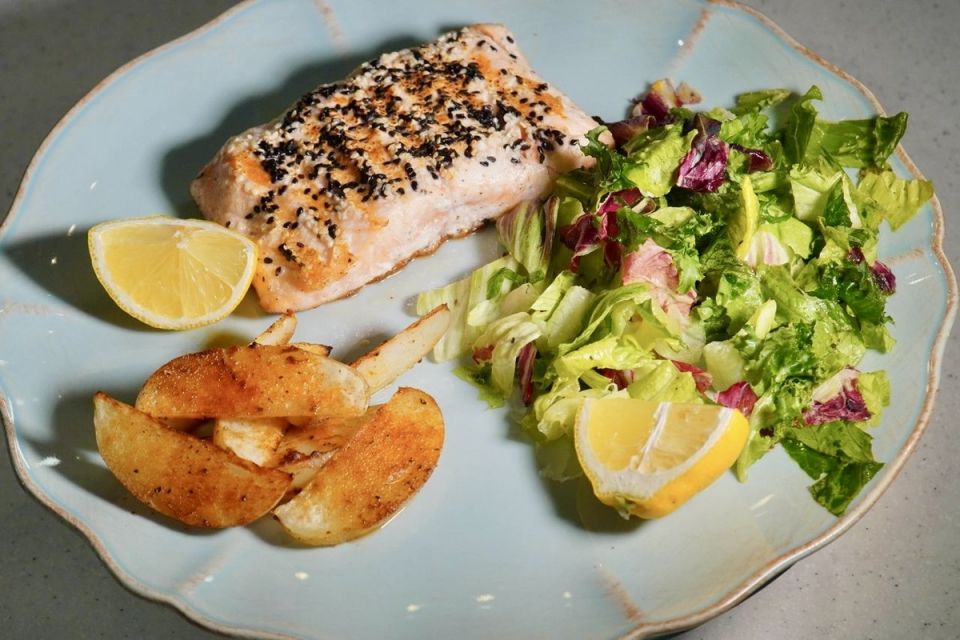 Вдохновляющий рецепт жареной семги с картофельными дольками