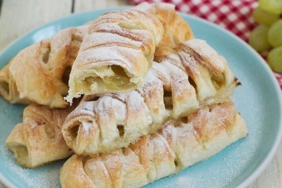 Об irresistible слойках с виноградом и лимонной цедрой