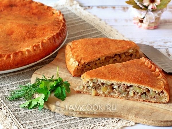Закрытые мясные пироги, которые исчезают с тарелки гораздо быстрее, чем вы их готовите