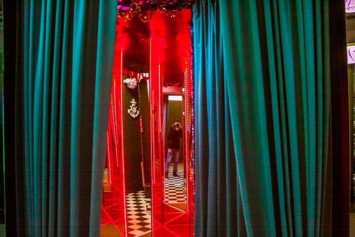 Как постирать шторы, чтобы они не помялись: лайфхаки опытных хозяек