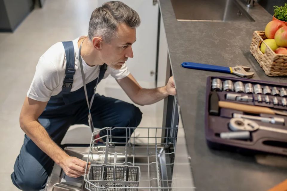 Посудомойка: простые советы по устранению распространенных проблем