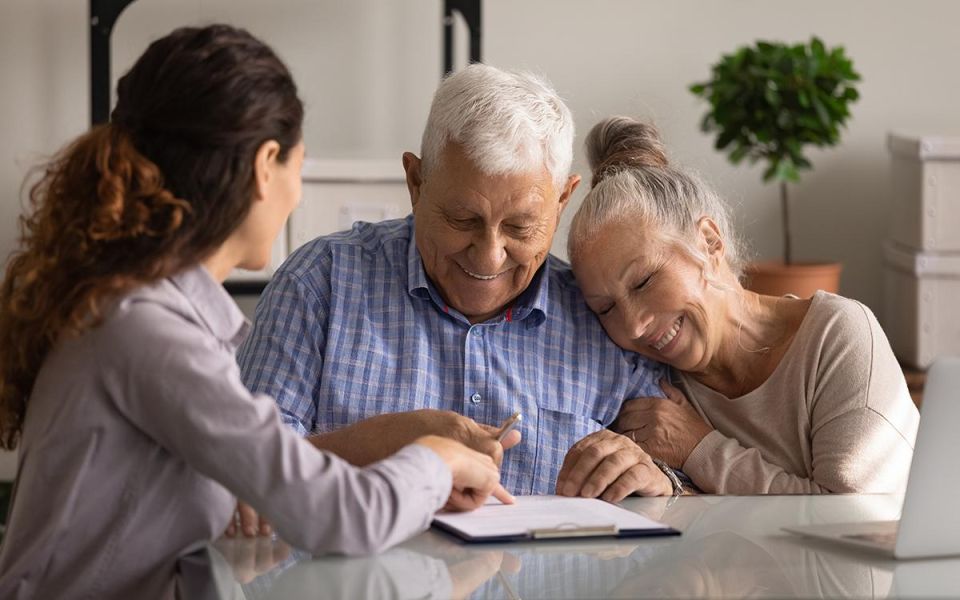 Тревожные уроки дарения квартиры родственникам: как избежать трагедии в 2025 году