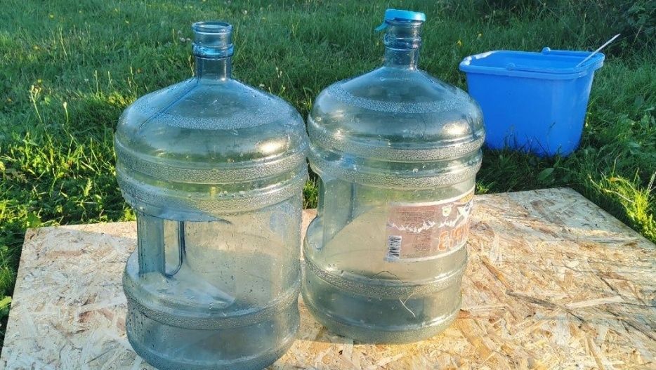 Эффективные способы очистки бутыли для воды: простой и быстрый метод