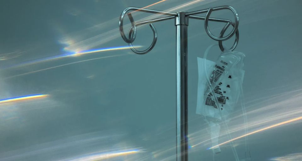 Как вернуть деньги за лечение и обучение: налоговые вычеты для самозанятых и пенсионеров в 2025 году