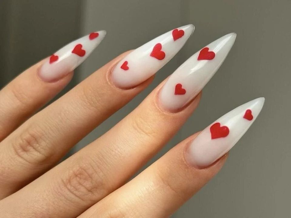 Идеи праздничного маникюра к Дню Святого Валентина