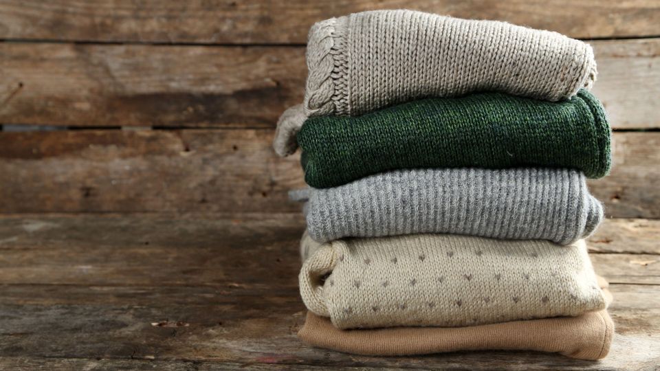 Убираем катышки без машинки: этот предмет справится за три минуты