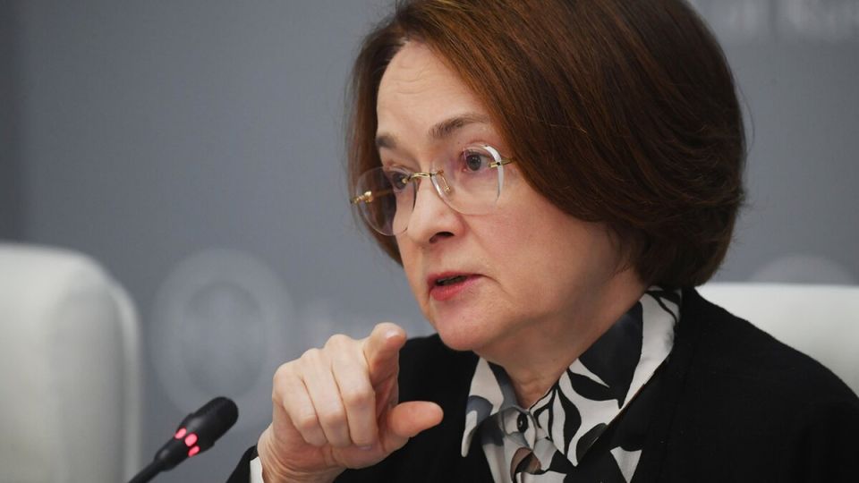 Как изменились условия снятия наличных в российских банках: новые лимиты и меры безопасности