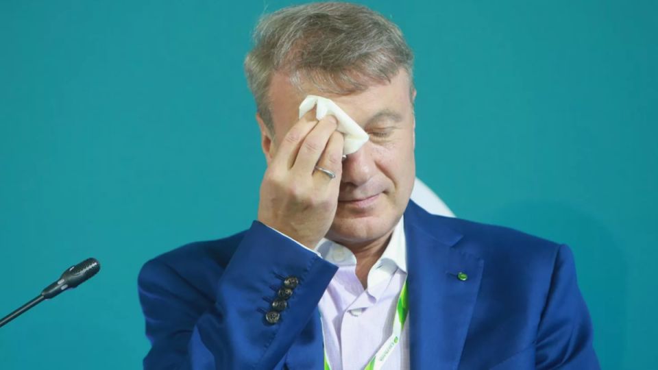 Куда уходит деньги: массовый отток вкладов из банков в 2025 году