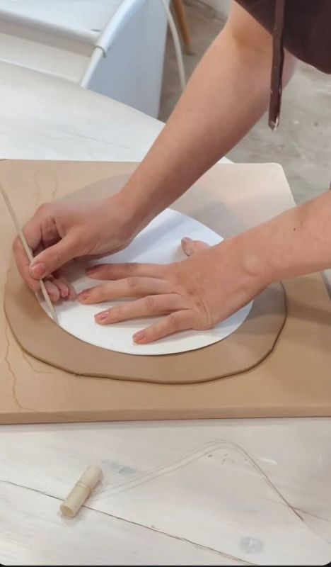 Вдохновляющая магия керамики: раскройте секреты лепки из пласта