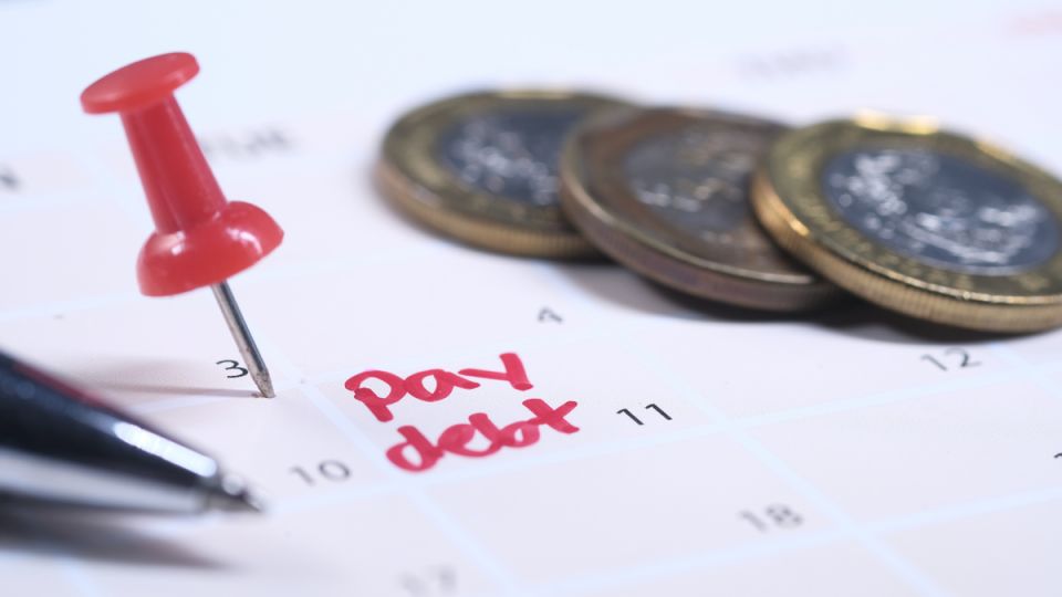 Как коллекторы за копейки выкупают долговые обязательства