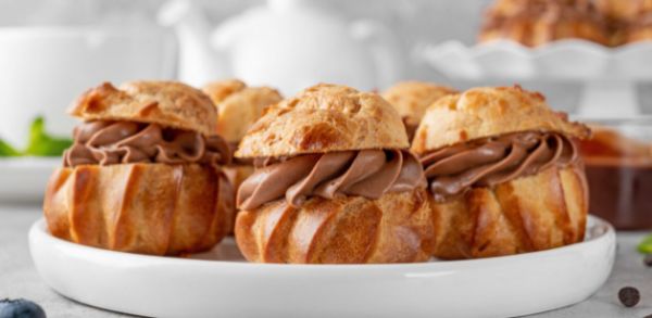 Как приготовить эклеры с шоколадным кремом и мандаринами: пошаговый гид