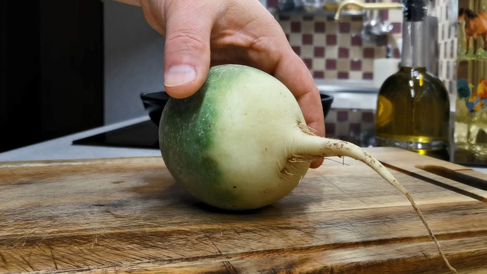 Салат с редькой, который завоевывает сердца и аппетиты