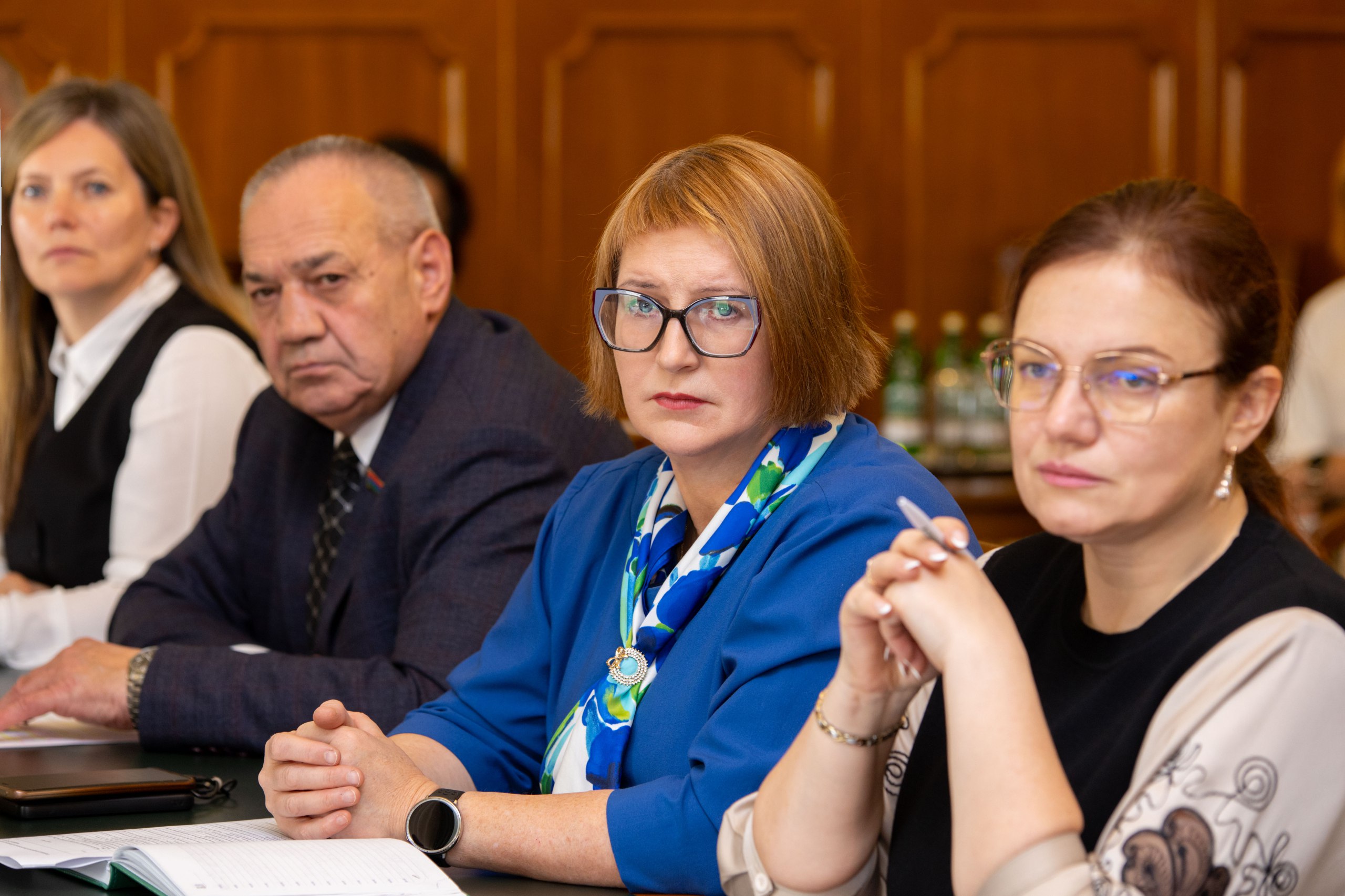 Председатель Законодательного Собрания Карелии Элиссан Шандалович провел оперативное совещание с руководителями профильных Комитетов и представителями Контрольно-счетной палаты республики Председатель Законодательного Собрания Карелии Элиссан Шандалович провел оперативное совещание с руководителями профильных Комитетов и представителями Контрольно-счетной палаты республики