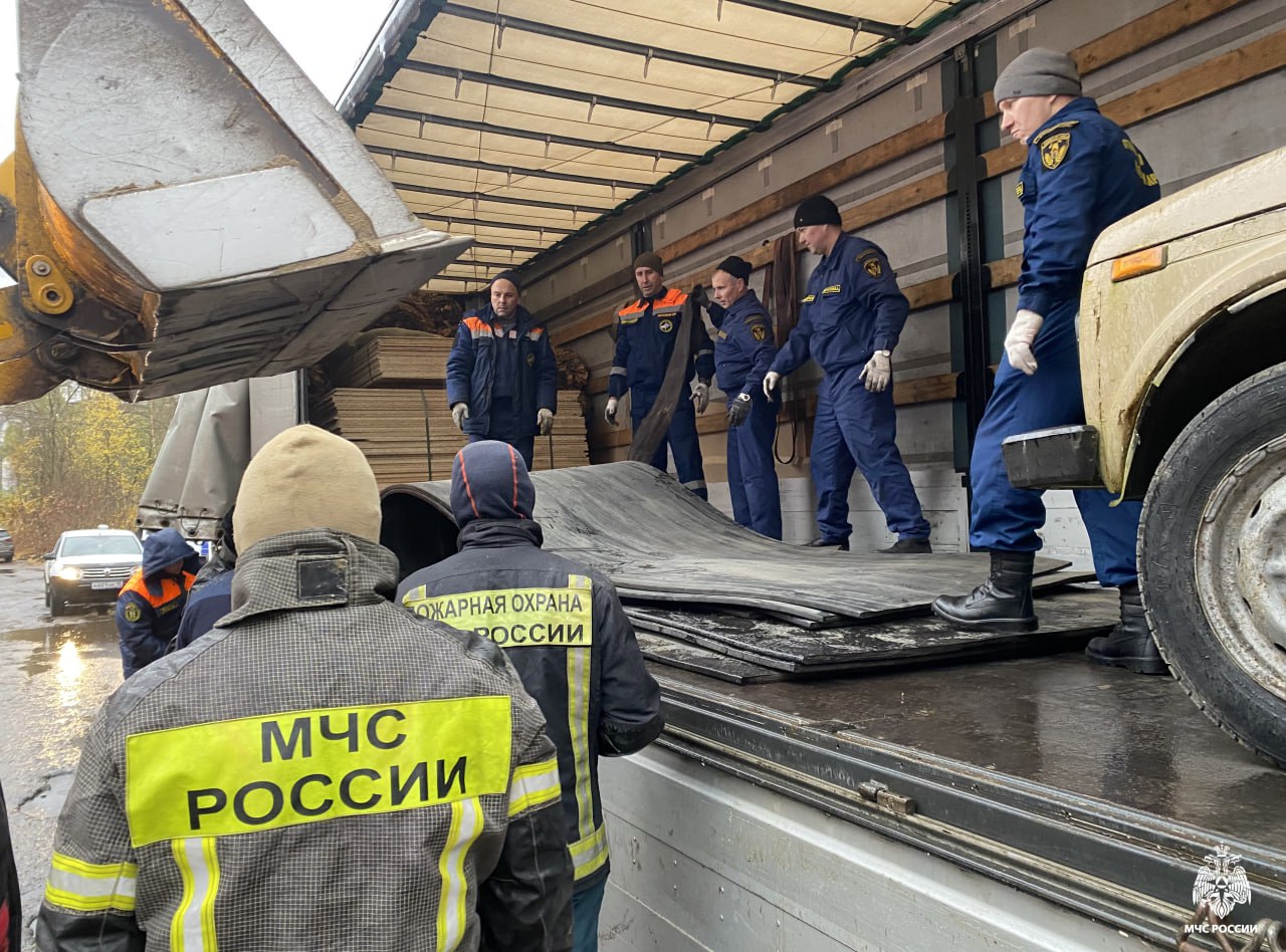 В зону СВО направили транспортерную ленту для обшивки военной техники В зону СВО направили транспортерную ленту для обшивки военной техники