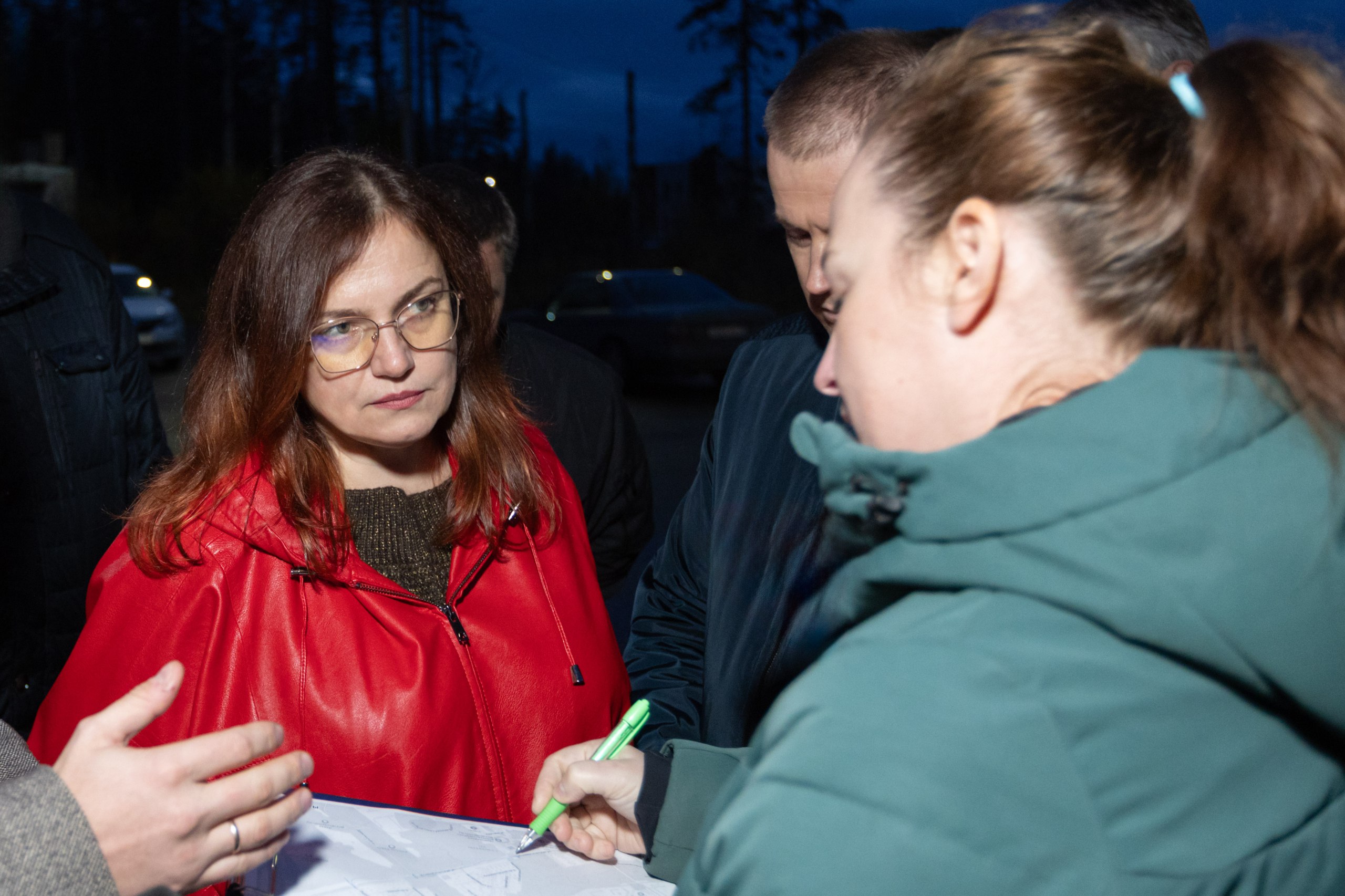 Депутаты оценили работы по благоустройству на Древлянке Депутаты оценили работы по благоустройству на Древлянке