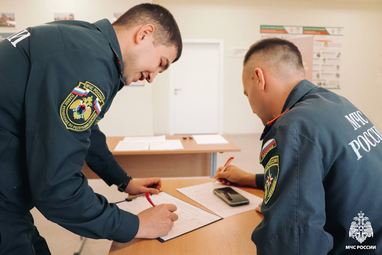 МЧС Карелии в «Авангарде». Сотрудники МЧС Республики Карелия стали экспертами двухдневной Республиканской спартакиады молодёжи допризывного возраста «Авангард.Карелия» МЧС Карелии в «Авангарде». Сотрудники МЧС Республики Карелия стали экспертами двухдневной Республиканской спартакиады молодёжи допризывного возраста «Авангард.Карелия»