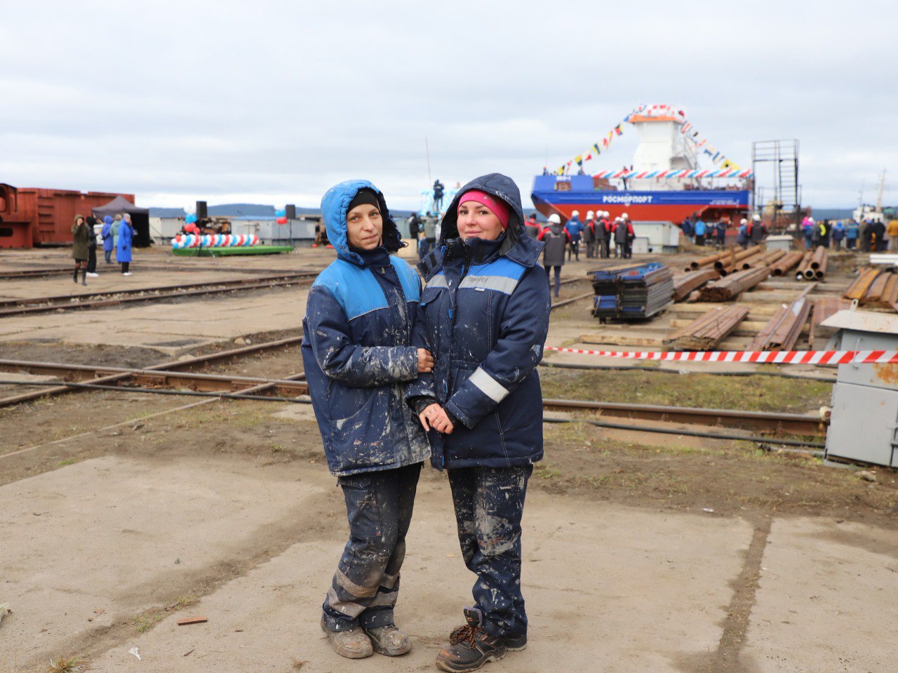 Ольга Шмаеник приняла участие в церемонии спуска на воду нефтемусоросборщика «ЭКО-1» Ольга Шмаеник приняла участие в церемонии спуска на воду нефтемусоросборщика «ЭКО-1»