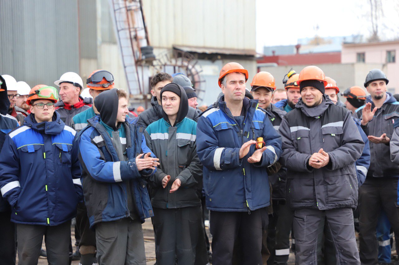 Ольга Шмаеник приняла участие в церемонии спуска на воду нефтемусоросборщика «ЭКО-1» Ольга Шмаеник приняла участие в церемонии спуска на воду нефтемусоросборщика «ЭКО-1»