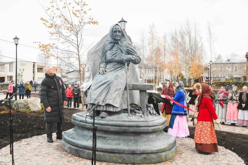 Колыхматова: В Иссерсоновском сквере открыли памятник легендарной карельской сказительнице и вопленице Ирине Федосовой Колыхматова: В Иссерсоновском сквере открыли памятник легендарной карельской сказительнице и вопленице Ирине Федосовой
