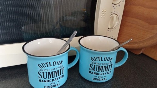 Неожиданное открытие: почему ложка в микроволновке может спасти от кипящей воды