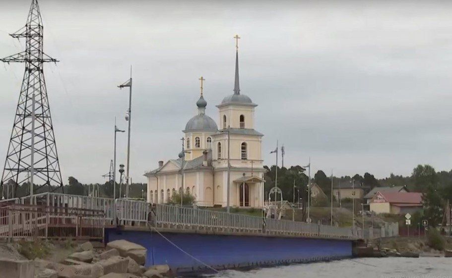 В ближайшие недели движение по понтонному мосту в Соломенном будет ограничено по ночам, сообщили в мэрии