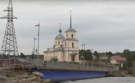 В ближайшие недели движение по понтонному мосту в Соломенном будет ограничено по ночам, сообщили в мэрии