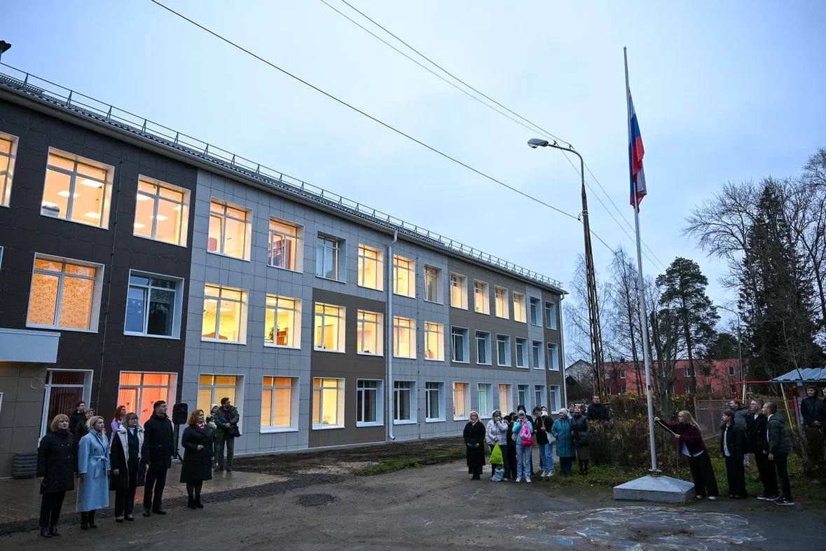 Колыхматова: Сегодня мы открыли двери нашей школы №7 после капитального ремонта! Колыхматова: Сегодня мы открыли двери нашей школы №7 после капитального ремонта!