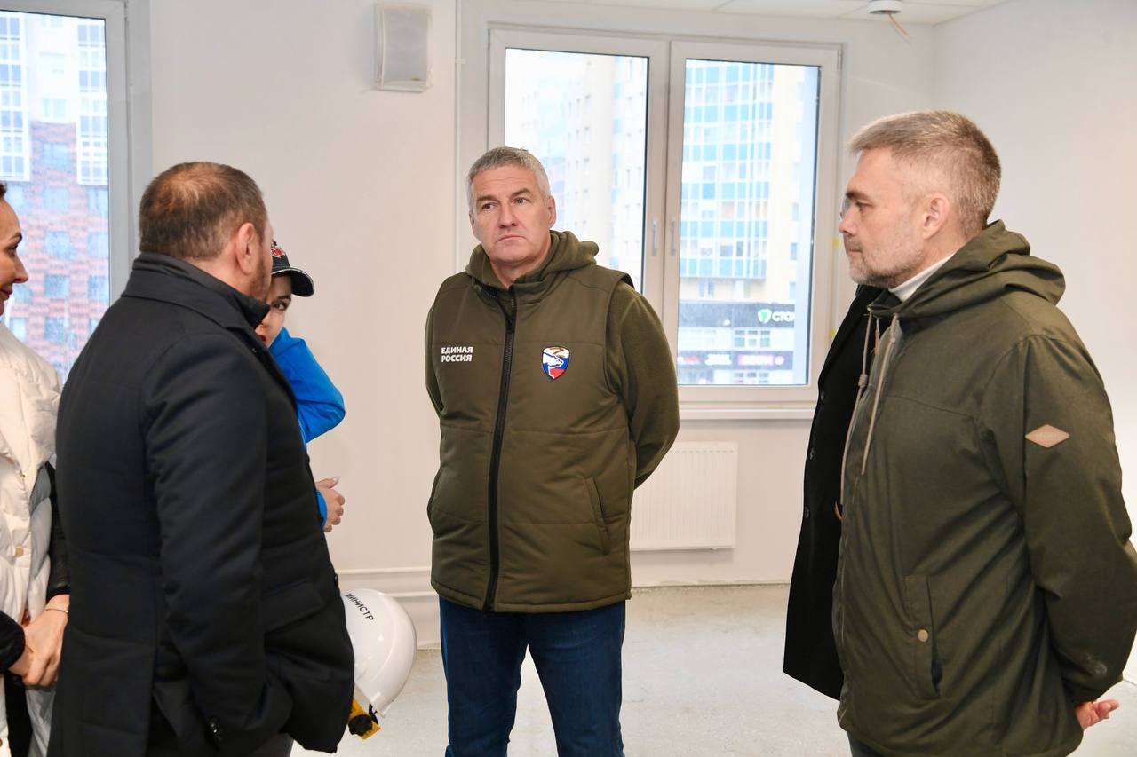 Колыхматова: Вместе с Главой Карелии Артуром Парфенчиковым, министром здравоохранения Михаилом Охлопковым, депутатами Петросовета и Законодательного собрания проверили ход строительства нового филиала поликлиники №4 на улице... Колыхматова: Вместе с Главой Карелии Артуром Парфенчиковым, министром здравоохранения Михаилом Охлопковым, депутатами Петросовета и Законодательного собрания проверили ход строительства нового филиала поликлиники №4 на улице...