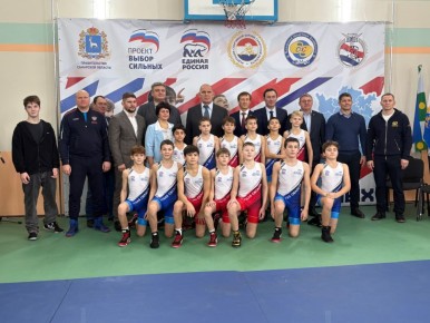 Александр Карелин открыл секцию борьбы, самбо и дзюдо в Самарской области по партпроекту Единой России «Выбор сильных»