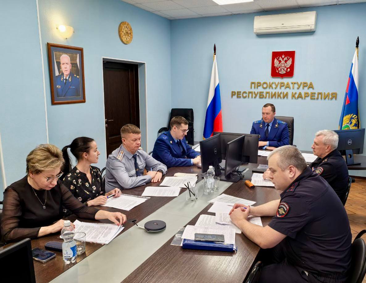 0 В прокуратуре Республики Карелия под председательством заместителя прокурора республики Николая Осипова состоялось межведомственное совещание по вопросам осуществления административного надзора за осужденными...