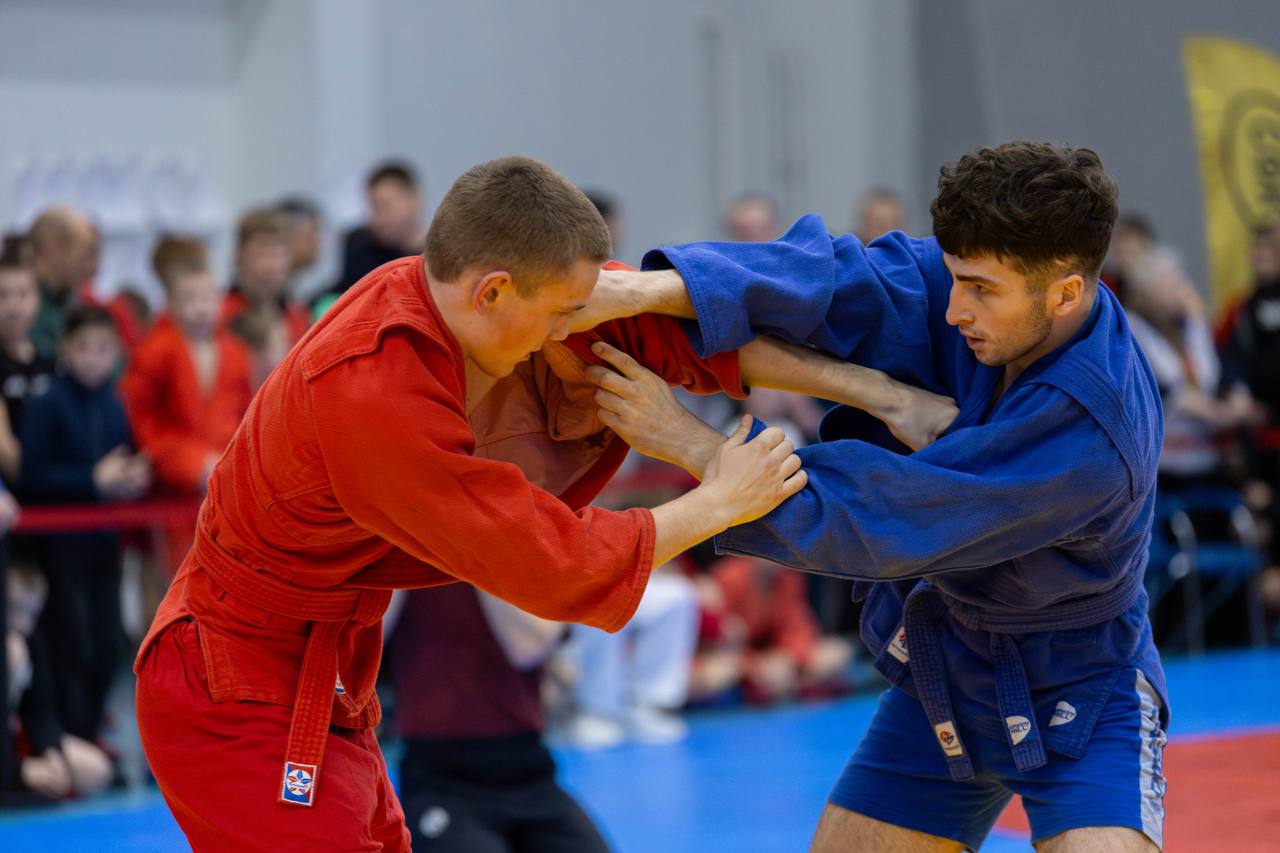Чемпионат и первенство Карелии по самбо состоялись в Петрозаводске Чемпионат и первенство Карелии по самбо состоялись в Петрозаводске