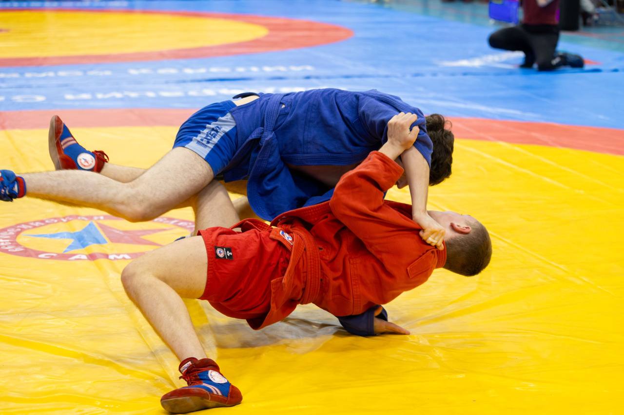 Чемпионат и первенство Карелии по самбо состоялись в Петрозаводске Чемпионат и первенство Карелии по самбо состоялись в Петрозаводске