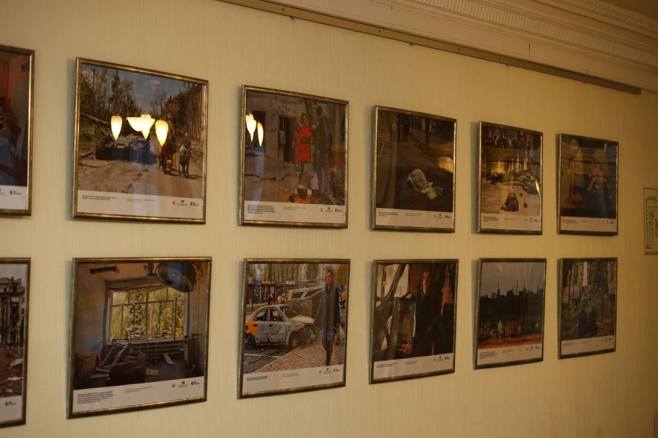 В Законодательном Собрании Карелии открылась фотовыставка «Хроники террора украинского неонацистского режима» В Законодательном Собрании Карелии открылась фотовыставка «Хроники террора украинского неонацистского режима»