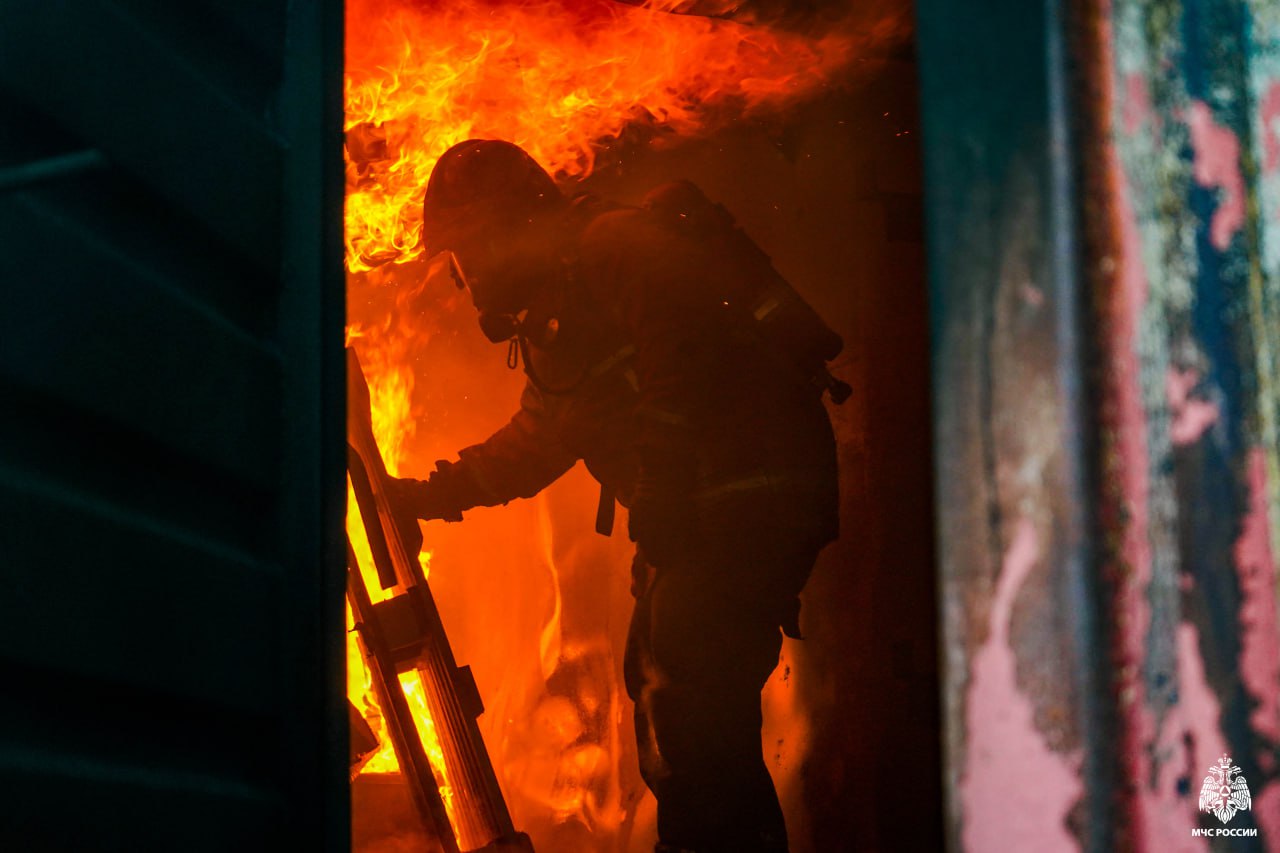 У настоящих мужчин – испытания с огнём! У настоящих мужчин – испытания с огнём!