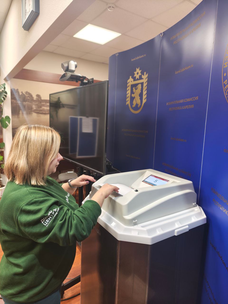 «День открытых дверей». В рамках реализации программы правового просвещения молодых и будущих избирателей Избирательная комиссия Республики Карелия продолжает проводить «Дни открытых дверей» «День открытых дверей». В рамках реализации программы правового просвещения молодых и будущих избирателей Избирательная комиссия Республики Карелия продолжает проводить «Дни открытых дверей»