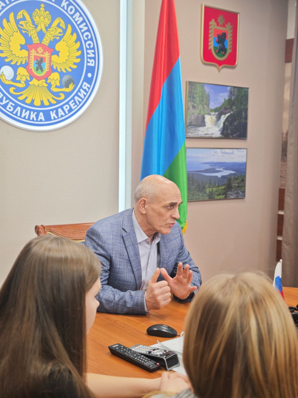 «День открытых дверей». В рамках реализации программы правового просвещения молодых и будущих избирателей Избирательная комиссия Республики Карелия продолжает проводить «Дни открытых дверей» «День открытых дверей». В рамках реализации программы правового просвещения молодых и будущих избирателей Избирательная комиссия Республики Карелия продолжает проводить «Дни открытых дверей»