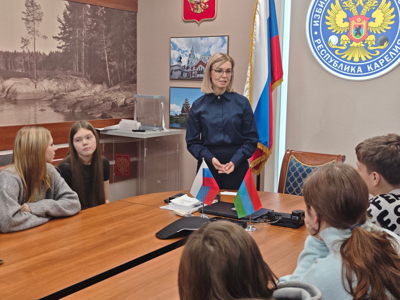 «День открытых дверей». В рамках реализации программы правового просвещения молодых и будущих избирателей Избирательная комиссия Республики Карелия продолжает проводить «Дни открытых дверей» «День открытых дверей». В рамках реализации программы правового просвещения молодых и будущих избирателей Избирательная комиссия Республики Карелия продолжает проводить «Дни открытых дверей»