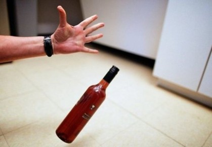 Кто заплатит за разбитую бутылку: покупатель или магазин?