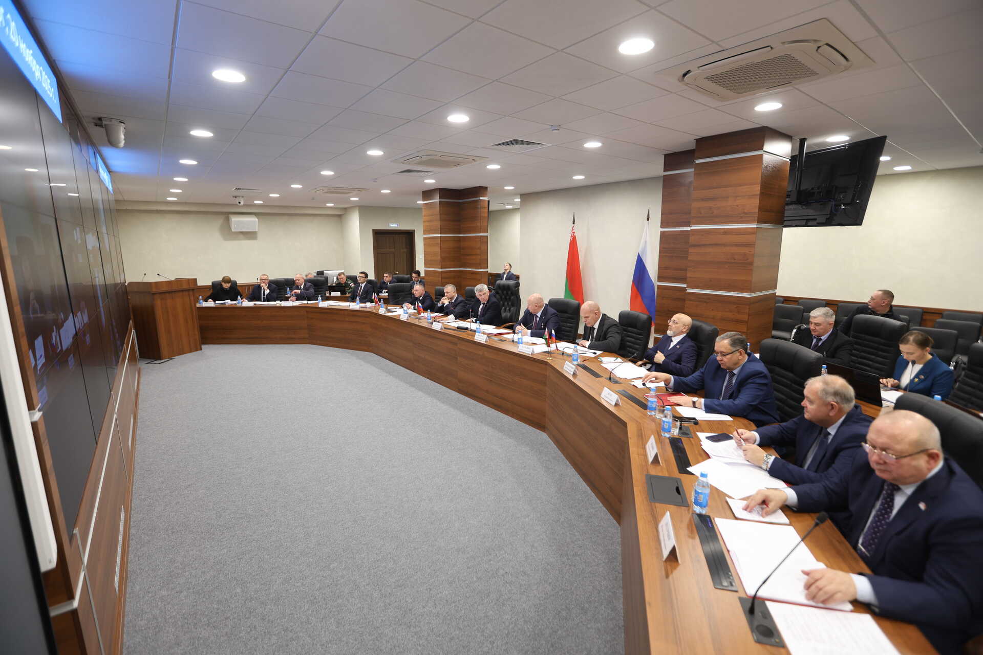Элиссан Шандалович и Сергей Шугаев приняли участие в заседании Комиссии по безопасности и обороне Союзного государства России и Беларуси