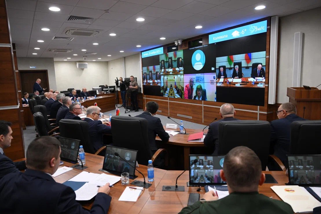 Элиссан Шандалович и Сергей Шугаев приняли участие в заседании Комиссии по безопасности и обороне Союзного государства России и Беларуси Элиссан Шандалович и Сергей Шугаев приняли участие в заседании Комиссии по безопасности и обороне Союзного государства России и Беларуси