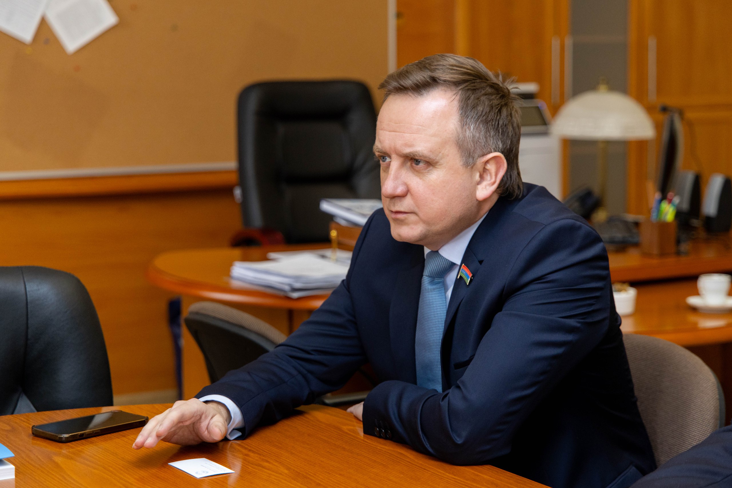 В парламенте Карелии прошла встреча с Валерием Шляминым и директором Проектного офиса развития Арктики Максимом Данькиным В парламенте Карелии прошла встреча с Валерием Шляминым и директором Проектного офиса развития Арктики Максимом Данькиным