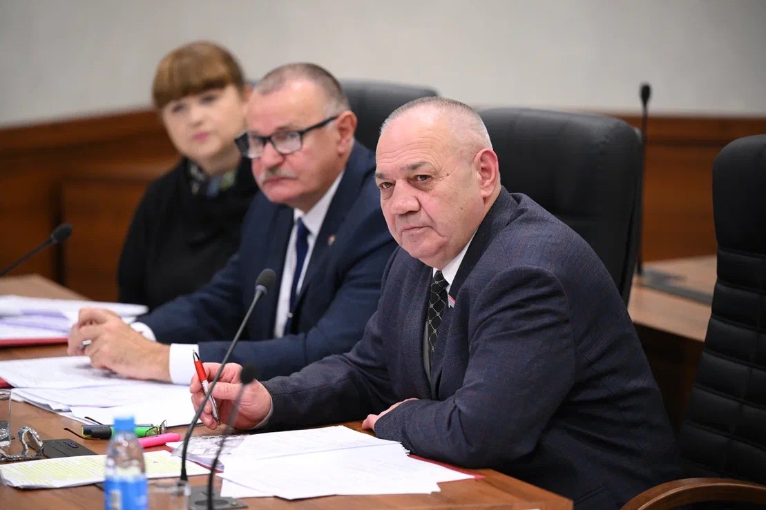 Элиссан Шандалович и Сергей Шугаев приняли участие в заседании Комиссии по безопасности и обороне Союзного государства России и Беларуси Элиссан Шандалович и Сергей Шугаев приняли участие в заседании Комиссии по безопасности и обороне Союзного государства России и Беларуси