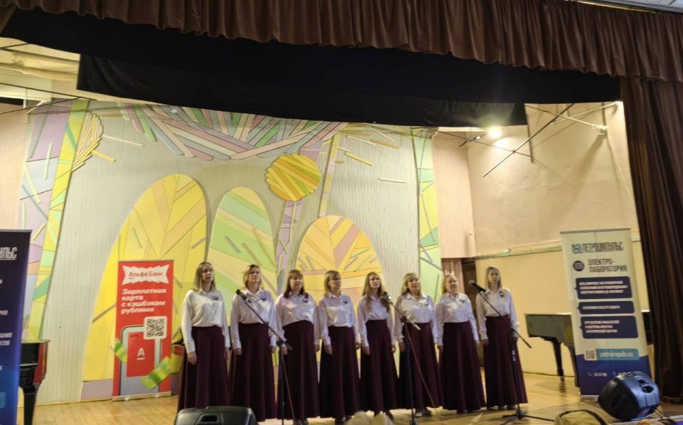 Колыхматова: На сцену нашей Детской музыкальной школы №1 им. Гельмера Синисало вышли 15 хоров и 200 исполнителей