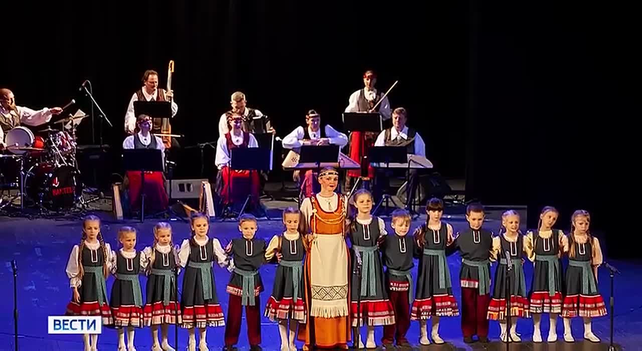 Национальный ансамбль песни и танца Карелии «Кантеле» приглашает на праздничную концертную программу ко Дню матери «Все для маминой улыбки»