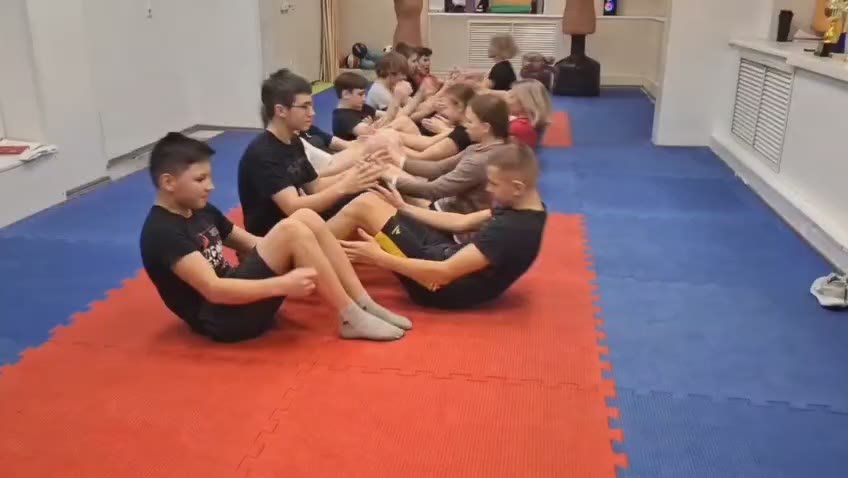 Колыхматова: Сегодня тренер клуба кекусинкай «Карелия» Людмила Мартынович провела финальную в этом сезоне «Утреннюю зарядку»