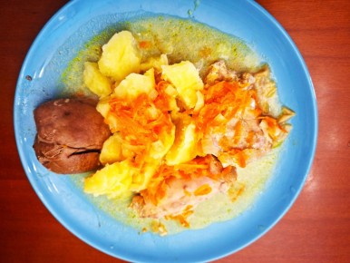 Тушеный кролик в сметанном соусе: Возвращение классического рецепта