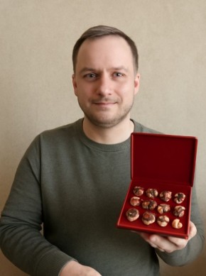 Солидный заработок на старых советских значках