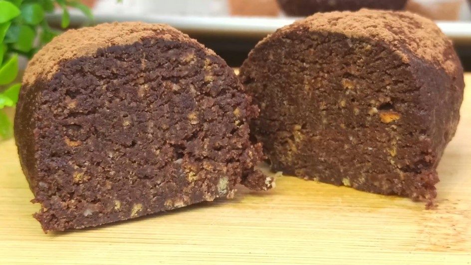 Угощение за 10 минут: простое пирожное без выпечки