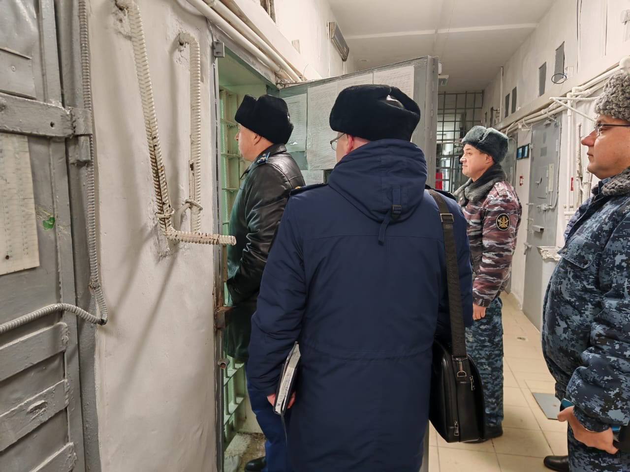 0 Заместитель прокурора республики Николай Осипов совместно с сотрудниками регионального управления Федеральной службы исполнения наказаний провел проверку ФКУ КП-4 УФСИН России по Республике Карелия в Сегежском районе 0 Заместитель прокурора республики Николай Осипов совместно с сотрудниками регионального управления Федеральной службы исполнения наказаний провел проверку ФКУ КП-4 УФСИН России по Республике Карелия в Сегежском районе