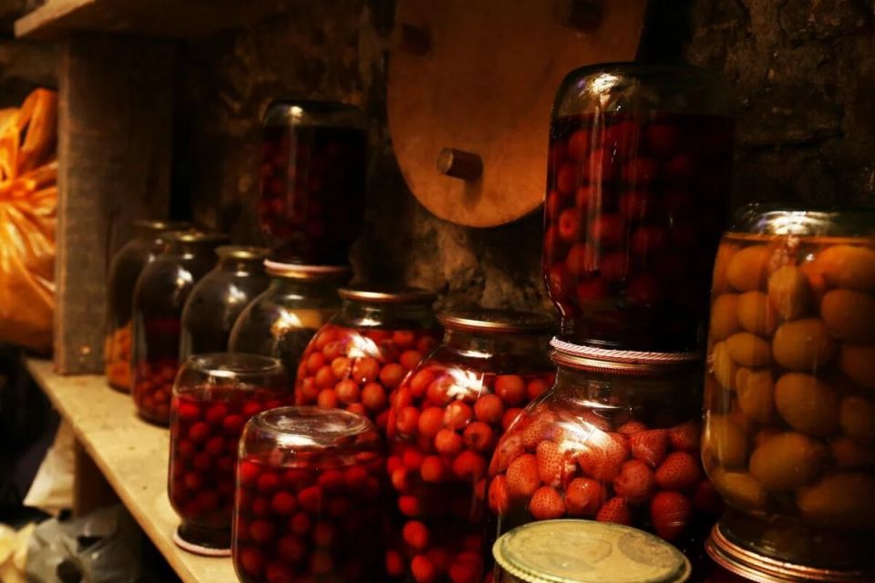 Идеи для хранения заготовок в условиях городской квартиры без погреба